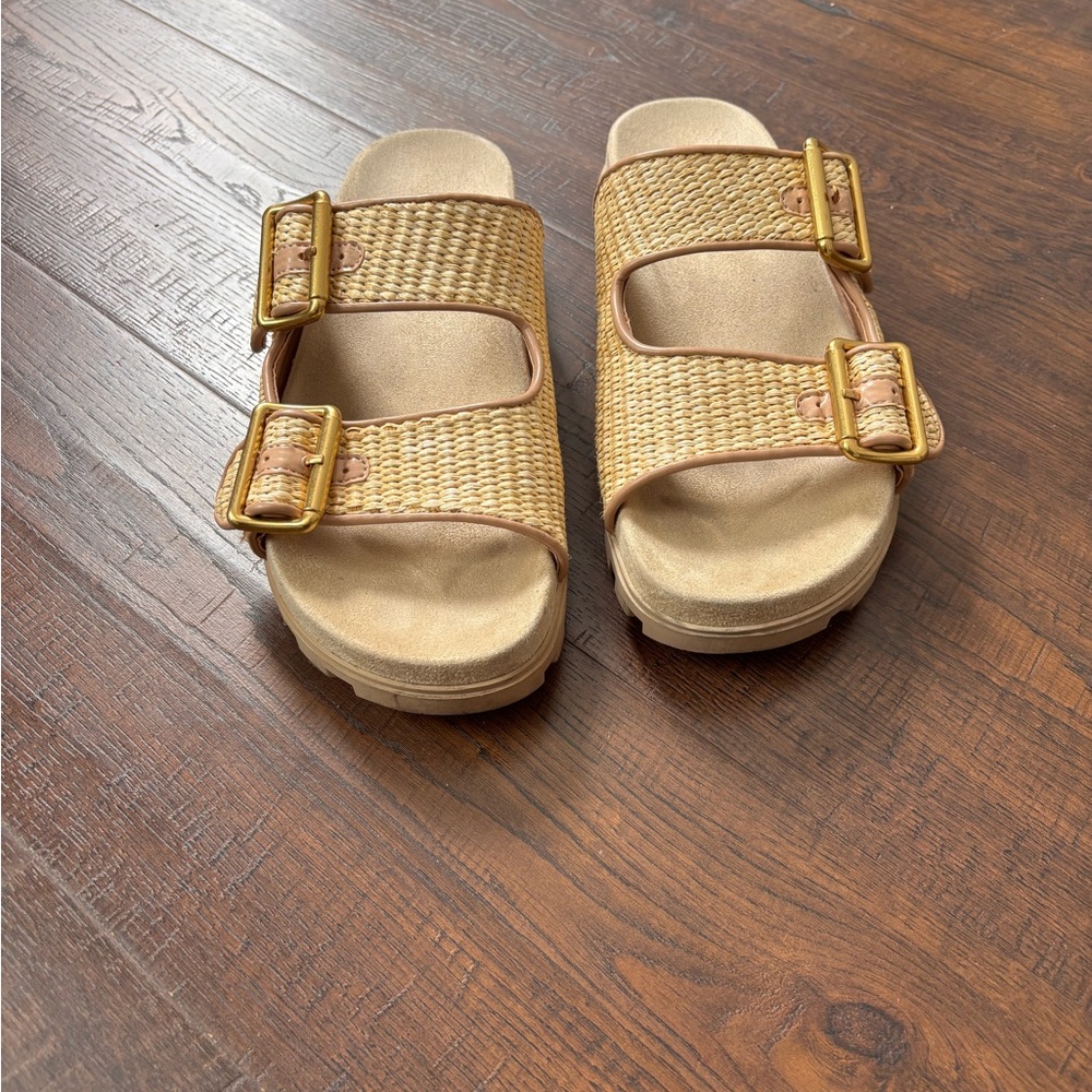 Nine West Gold and Tan Sandals
